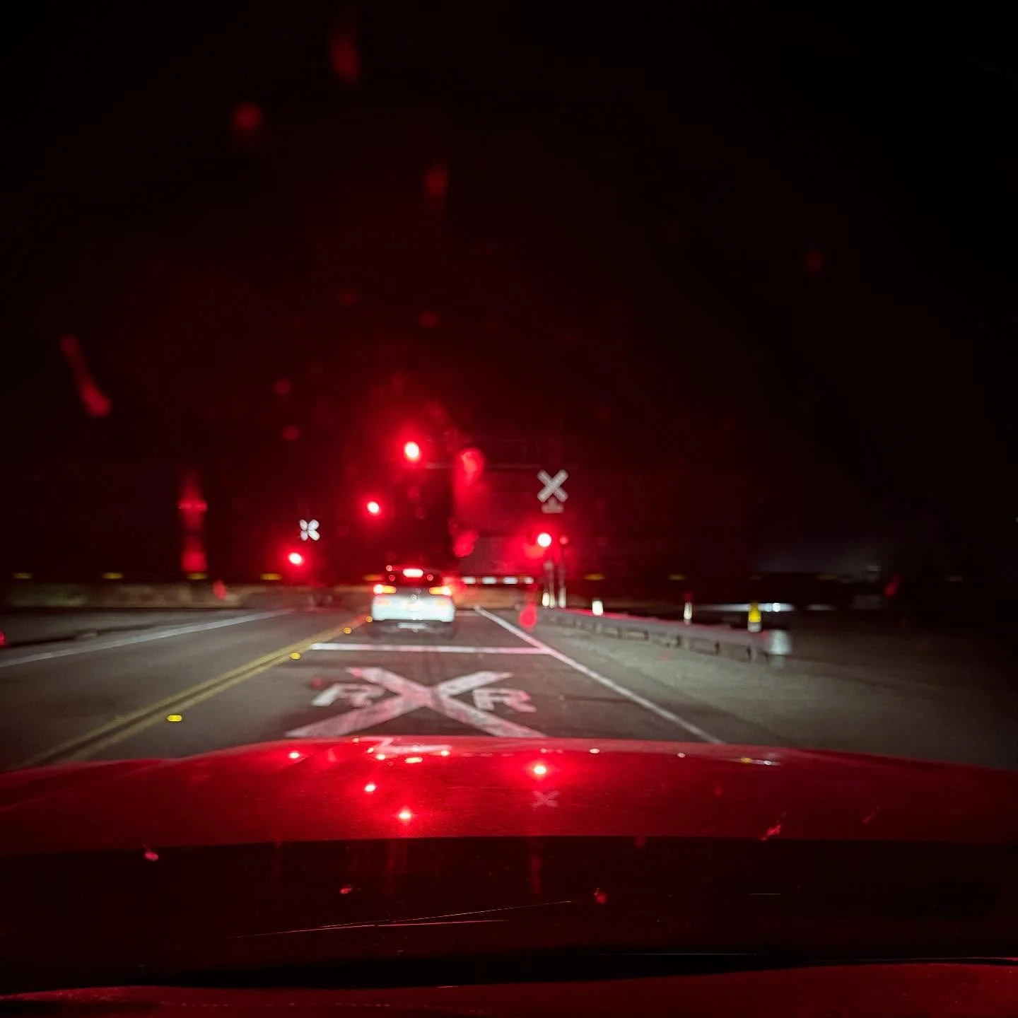 Train. At night. Thru dirty windshield.
#trains #exploratography #route66 #california