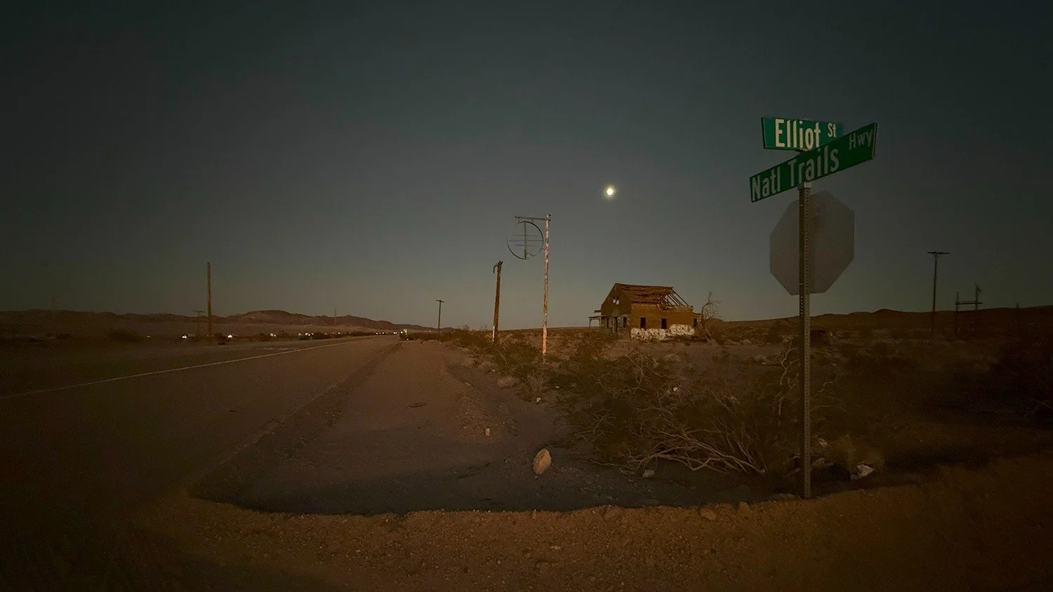 Most awesome street name ever.
.
.
.
.
.
#elliot #route66 #urbexcalifornia #nationaltrailshighway #exploratography #roadtrip #moonover #ludlow