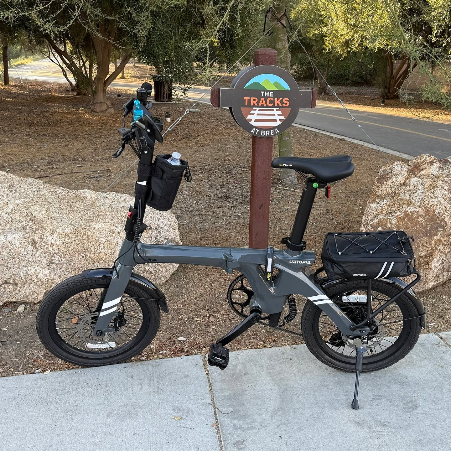 My new bike.
.
.
.
.
#urtopia #carbonfold1 #exploratography #ebikes #thetracksatbrea #foldingbike #california #brea #rideabike