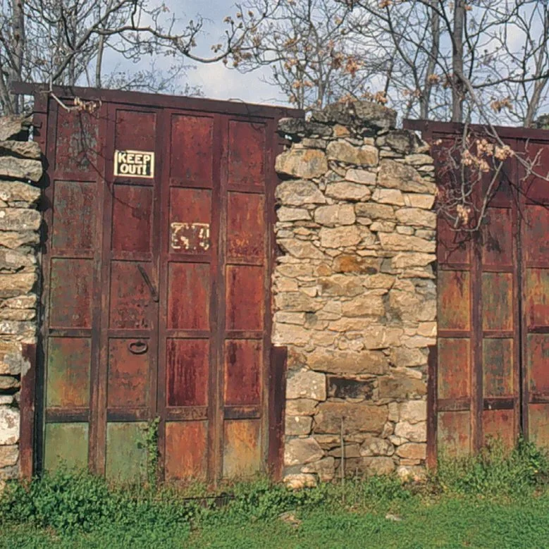Old store front in Vallecito, California
.
.
.
.
.
#goldrush #goldcountry #murphys #vallecito #motherlode #urbex #storeruins #irondoors #exploratography