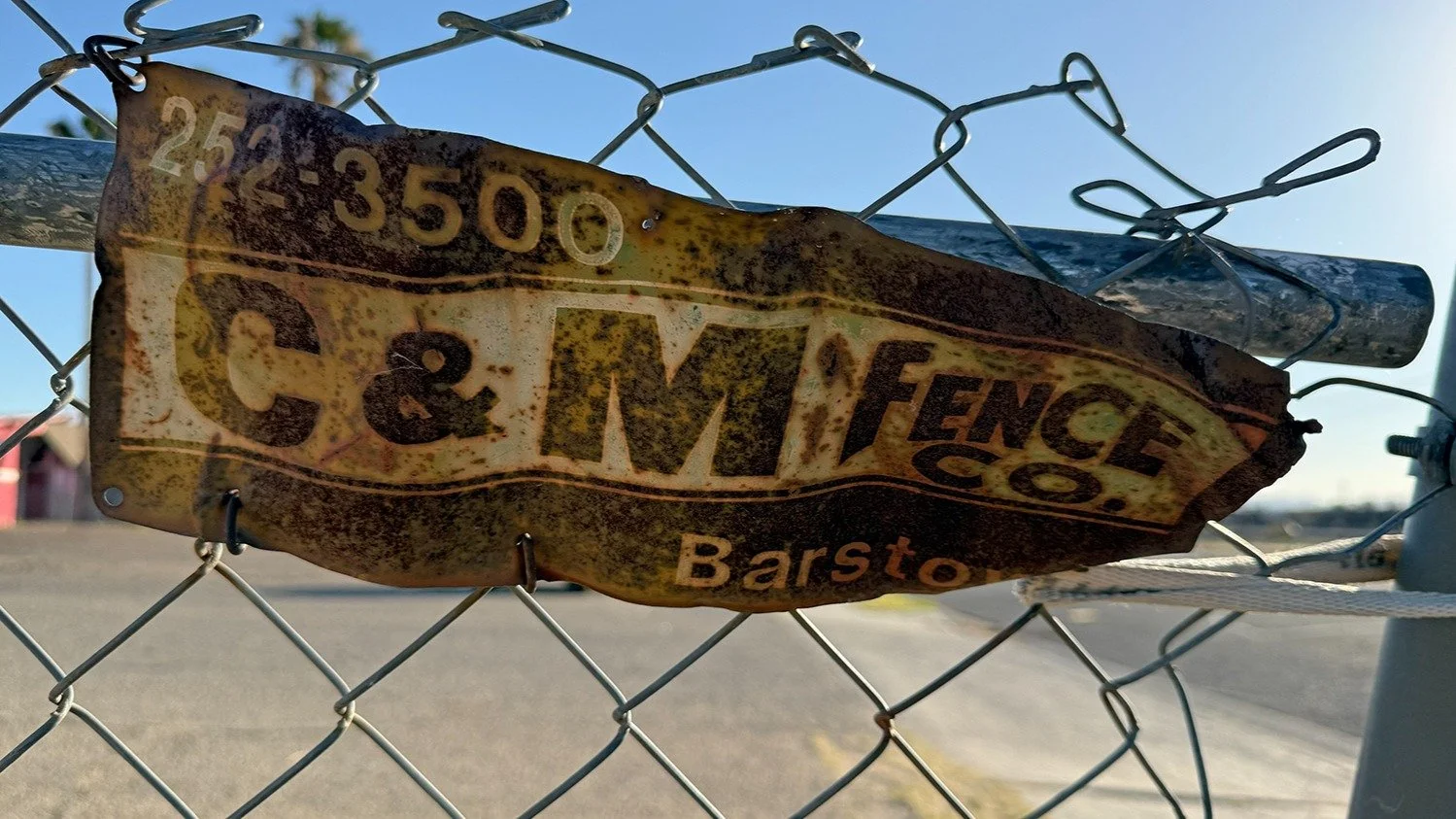 Some things I saw whilst driving aimlessly around the Barstow area in 100+ degree weather.
.
.
.
.
.
#abandoned #barstow #mojavedesert #exploratography #iphone16pro #roadtrip #hightemp #itsadesert #nowater #hallucinating #urbex #pleasedonttagstuff