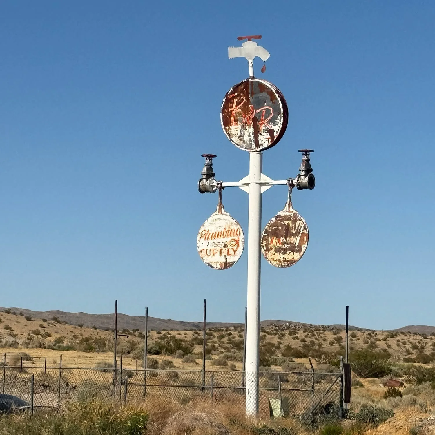 A few more things that caught my eye in the Barstow area one hot Saturday afternoon.
.
.
.
.
.
#barstow #route66 #abandoned #neonsign #roadtrippin #exploratography #iphone16pro #mojavedesert