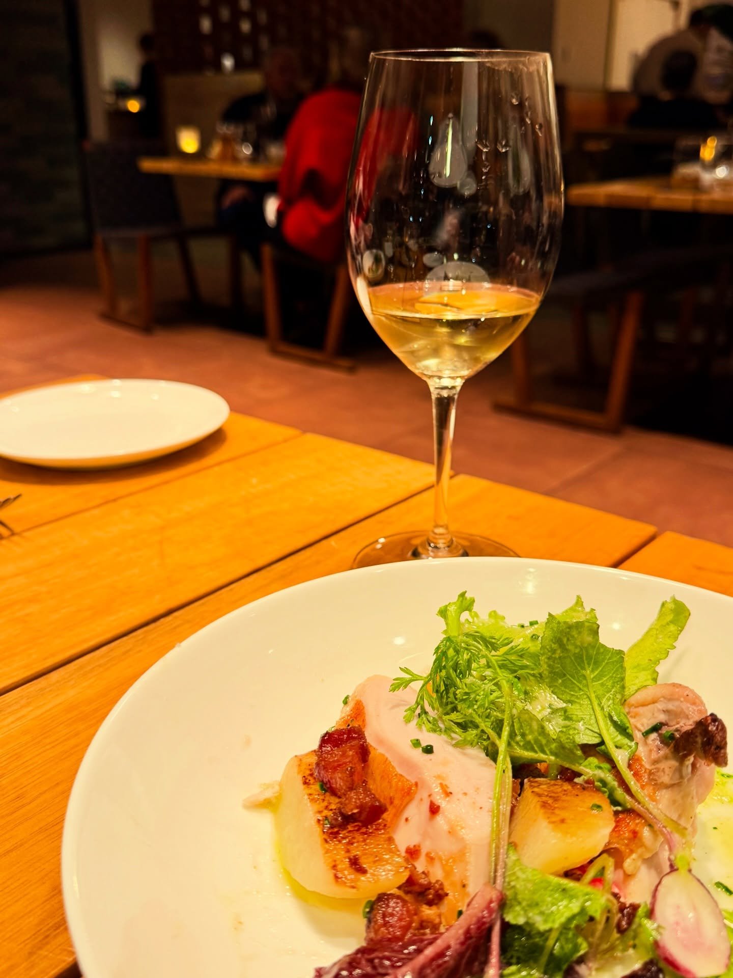 What an unforgettable evening at @oxandanchorslo and the @thehotelslo as part of their Indie + Eats series in support of the @slofilmfest. ✨

A beautifully executed three course menu, thoughtfully paired with our Cadre wines, was inspired by A Taste 