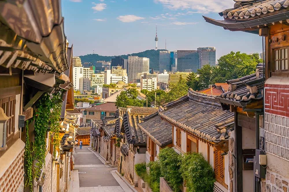 BCC-2024-EXPLORER-SEOUL-BEST-TIME-TO-GO-HEADER_MOBILE.jpg