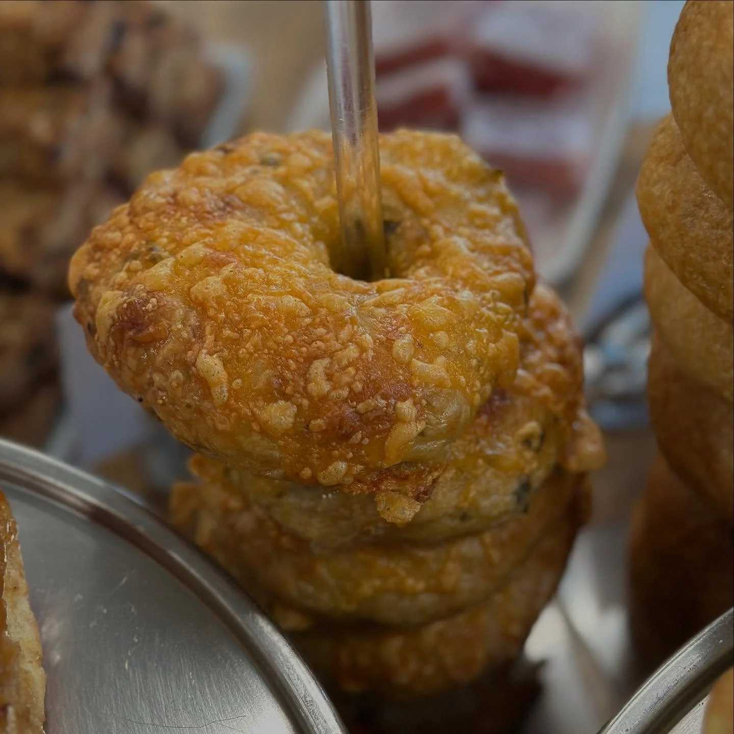 Jalape&ntilde;o cheddar bagels are back!
