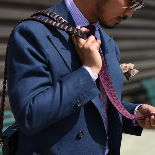 Serà Fine Silk - Burgundy Zig Zag V Point Knitted Tie