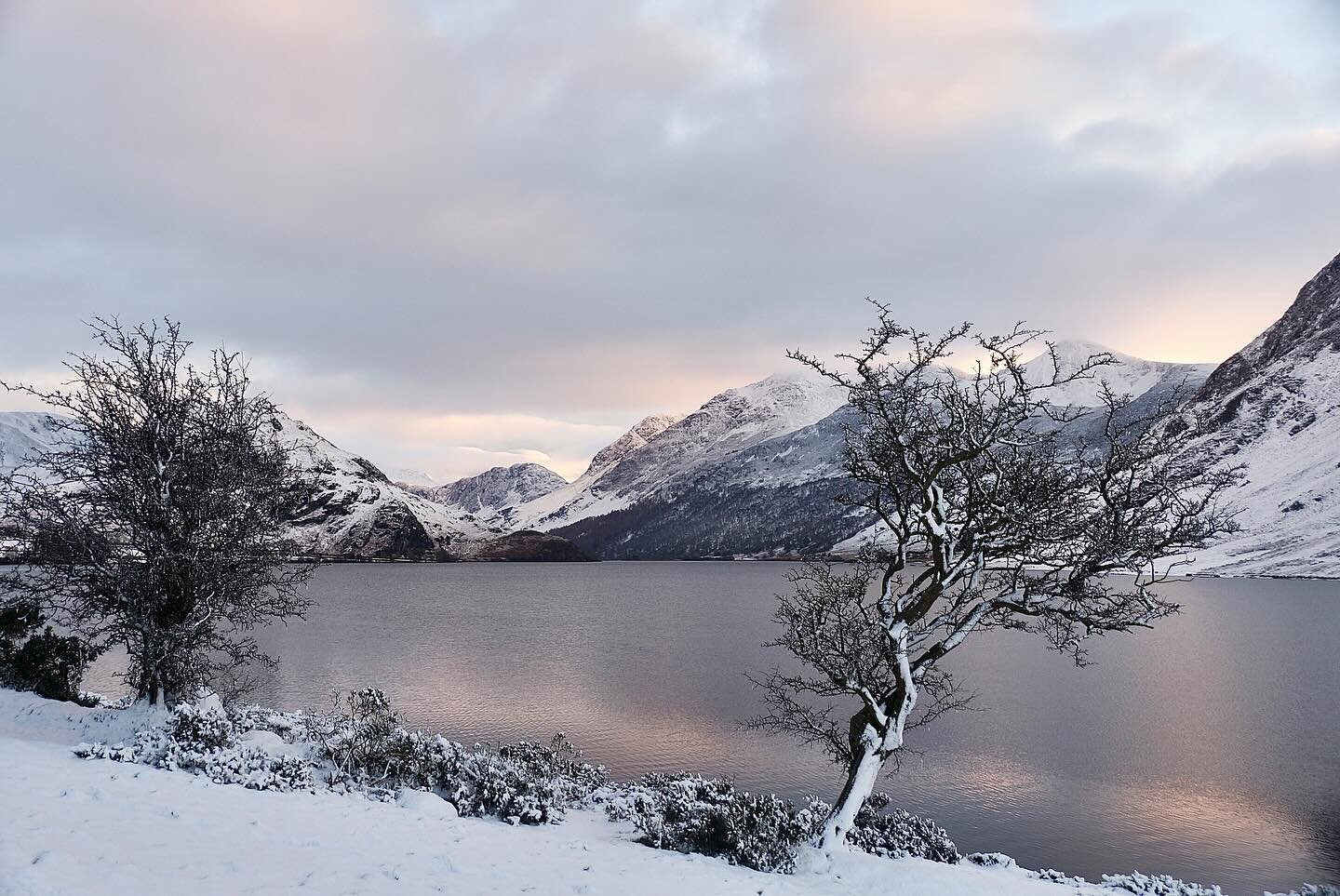 We are reminiscing and having looked at these pictures, we are ready for December in our Valley! 

These pictures are from Christmas&rsquo; Past ~ Crummock Water, Geese flying through the afternoon sunset and snow on the distant fells. 

#winter #sca