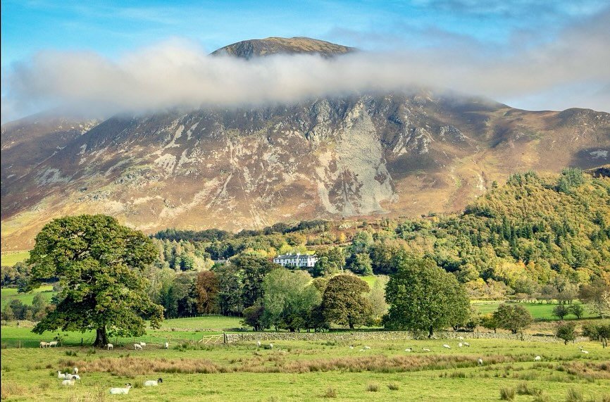 🍂 Autumn at Scale Hill 🍂 

📸 With thanks to @johntmacfarlane and @rosmacf for these super images taken from Low Fell, absolutely cracking! 

#autumn #scalehill #loweswater #lakedistrict #viewsfordays