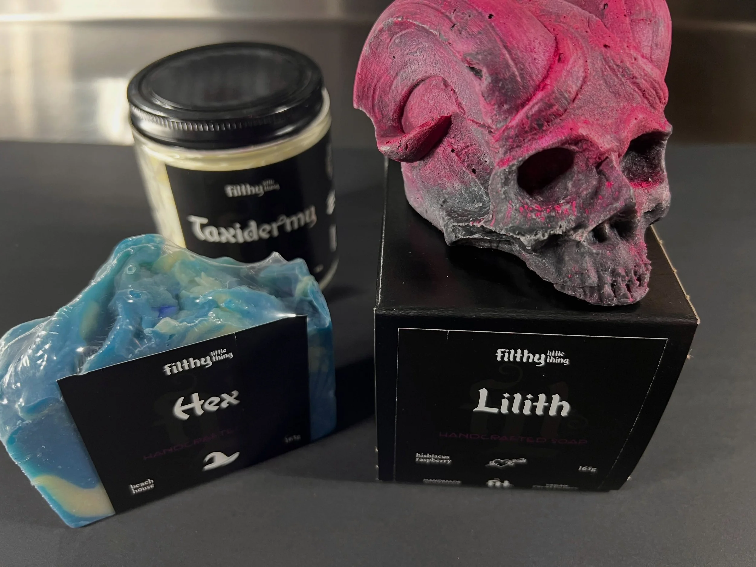 Have you had a chance to grab the new stuff yet?? 
Great new butters and soaps to get those claws on!
Check out FILTHYLITTLETHINGSOAPCO.CA for all the goods!
Free local delivery within Winnipeg! Canada wide shipping! 

#supportlocal #manitobamade #ha