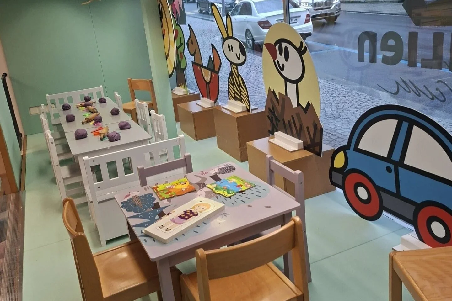 Kindertische im Familienzentrum Uznach