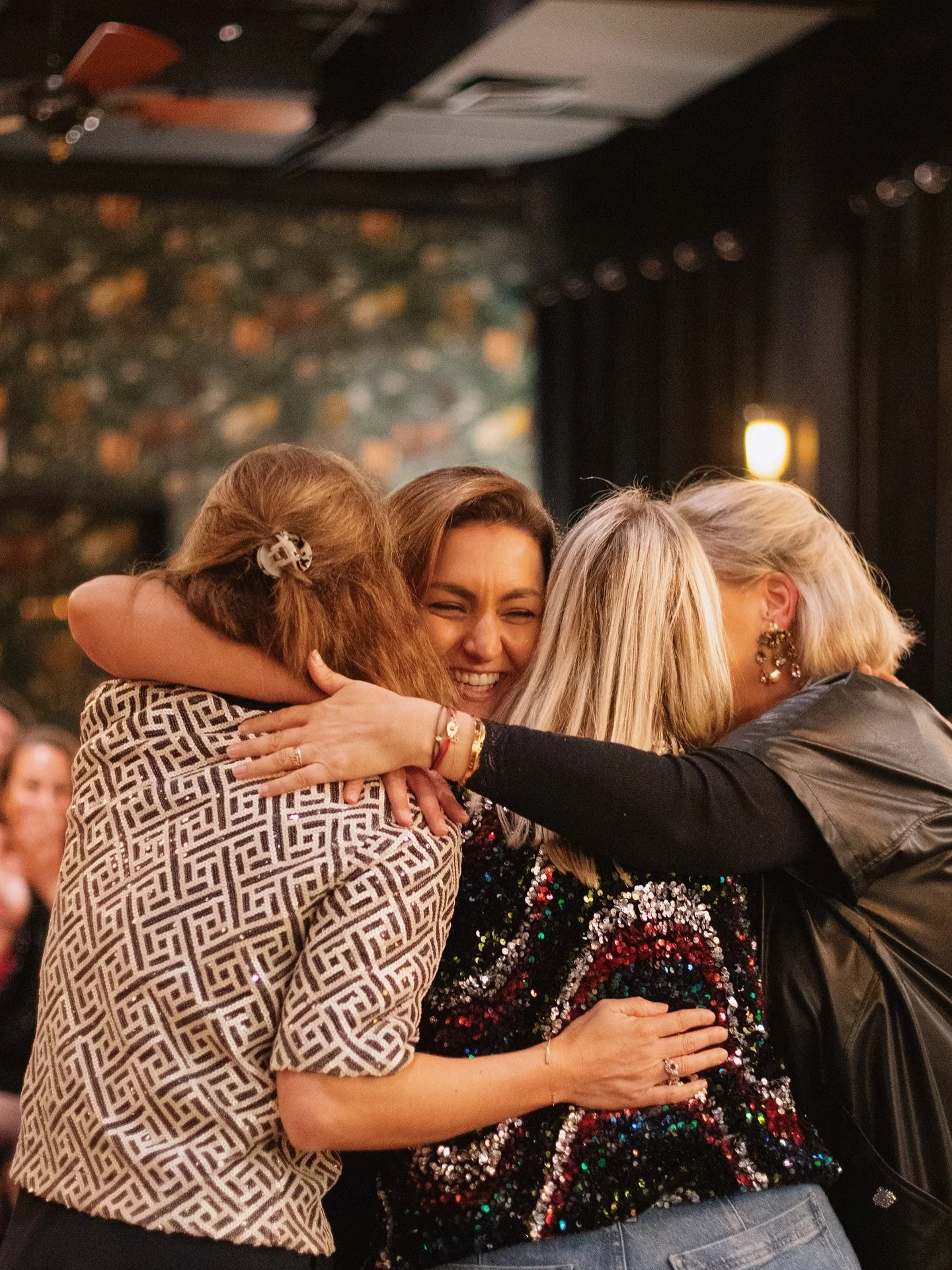 🎁Elles se sont fait un cadeau de No&euml;l &agrave; elles-m&ecirc;mes&hellip;

Et elles ont bien raison ! @mariamclarity , Luleta Shabani, Charlotte @studiomiam , @carole_haymann_bloch , @emotions_creatives.be , @workwitholi , Chlo&eacute; @eclo.ori