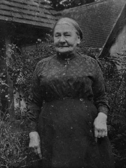Sarah HOLES (Mrs Tottie VEAL) from Ancestry.co.uk 1.JPG