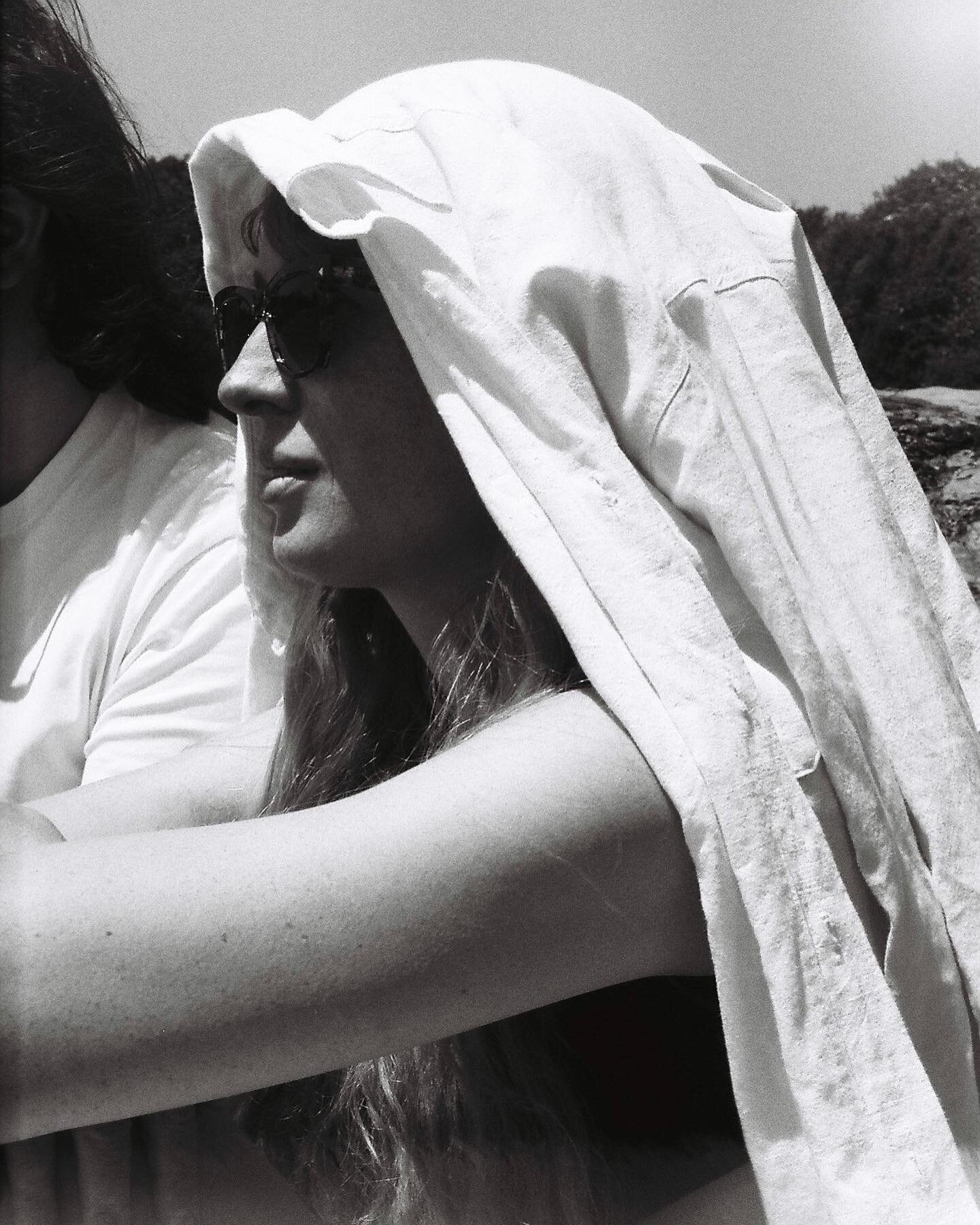 A recent capture of stunning E making shade with an early release of Batch 005. 

Predominantly made with decades old cotton linen. The shirt has a beautiful coolness to it and although bright white, the fabric has a weighty texture making it feel ve