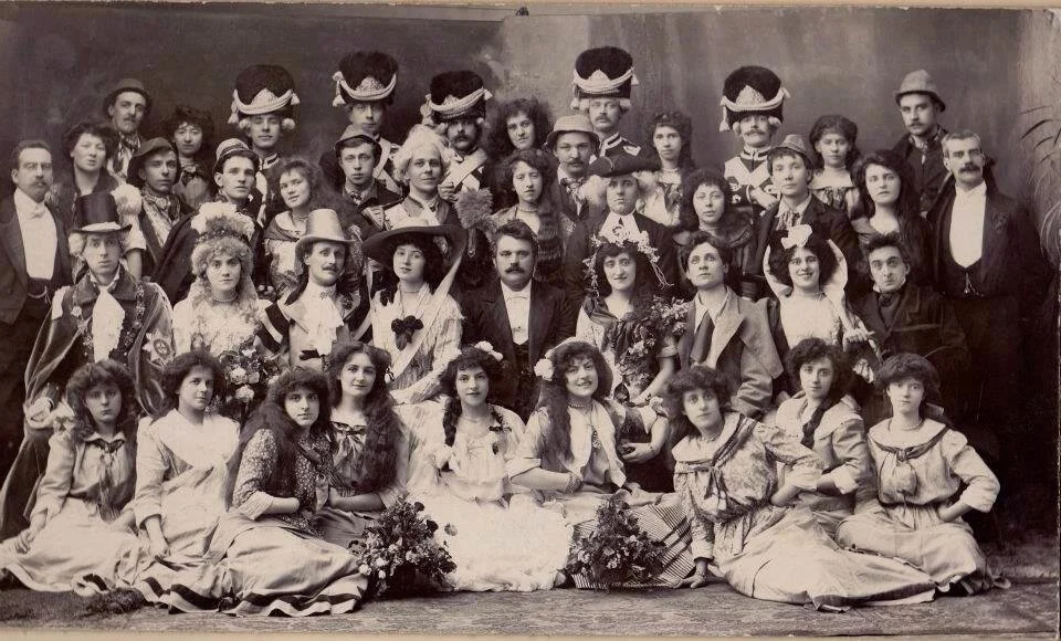 the emerald isle 1904.jpg