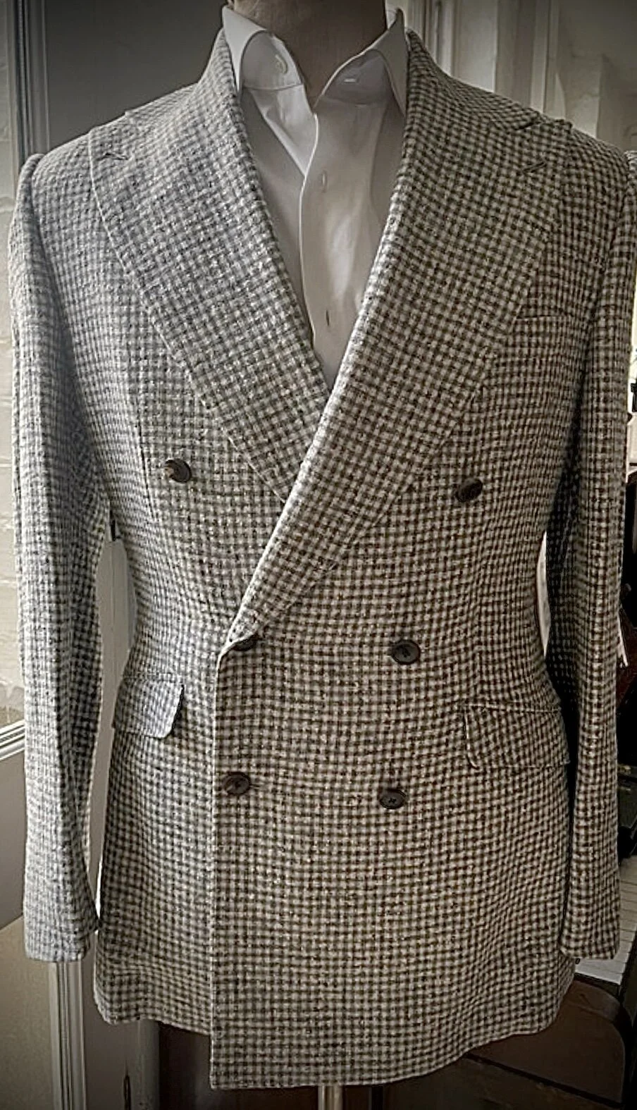 D6440516-B3AF-4F1E-B6F3-4CEB46752E57