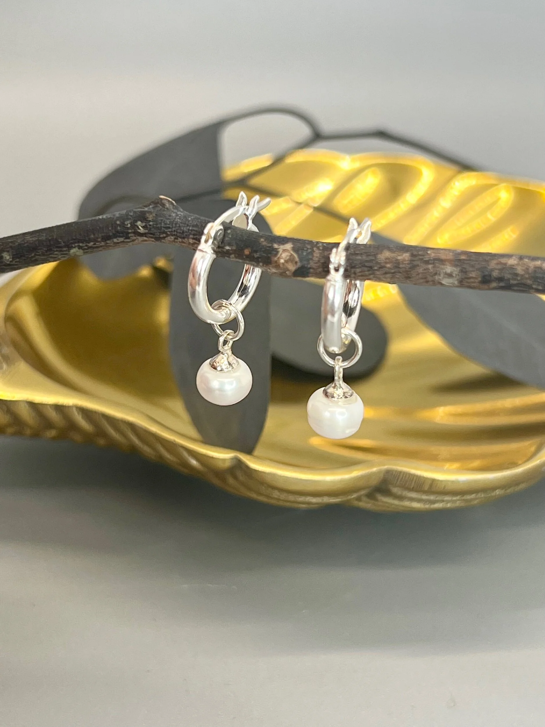 AA04727D-E8E6-4381-A173-E00FD2313EE1