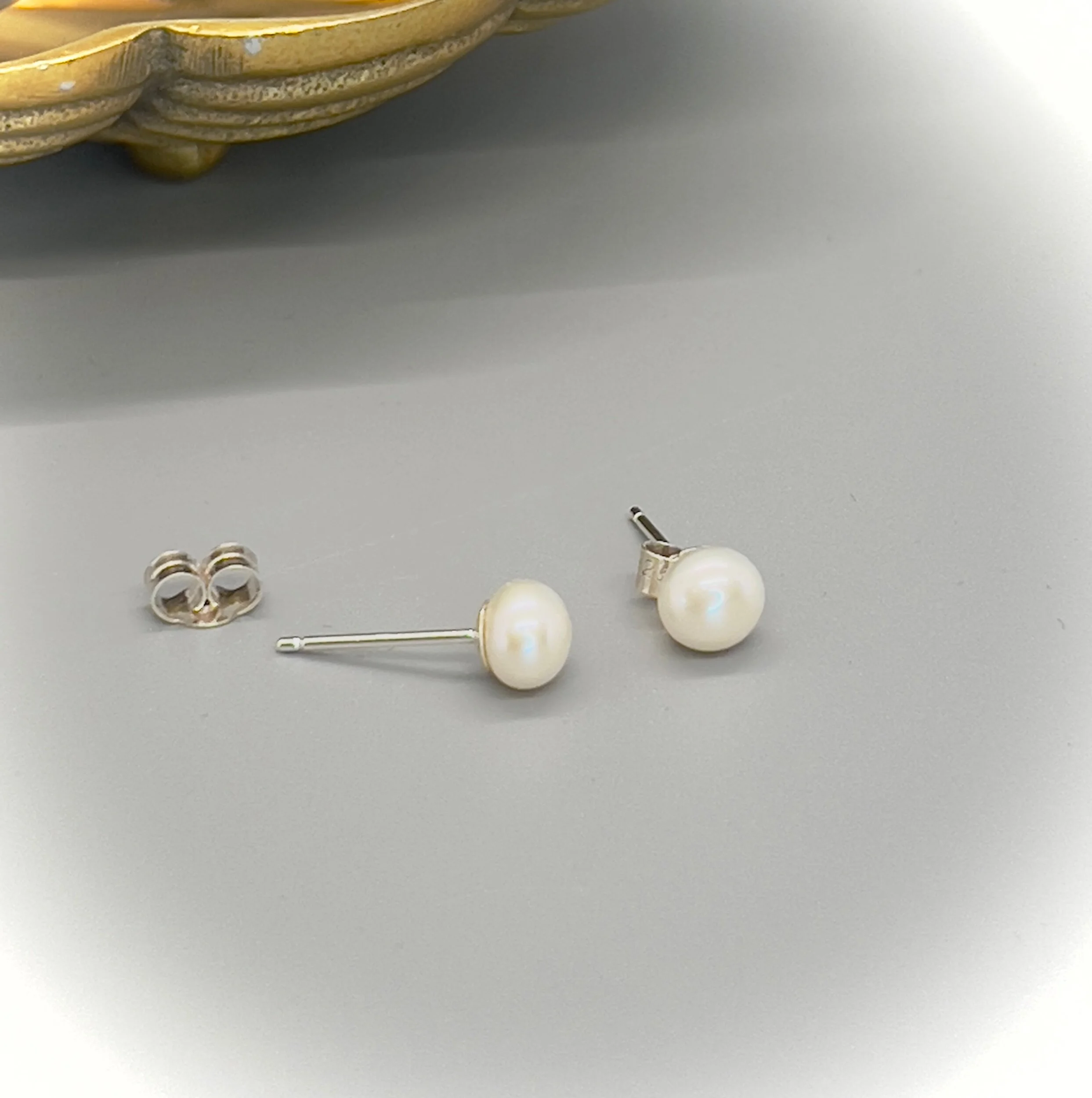 1D9F7F10-6FE4-4DC1-B5F2-9ED9248EB310