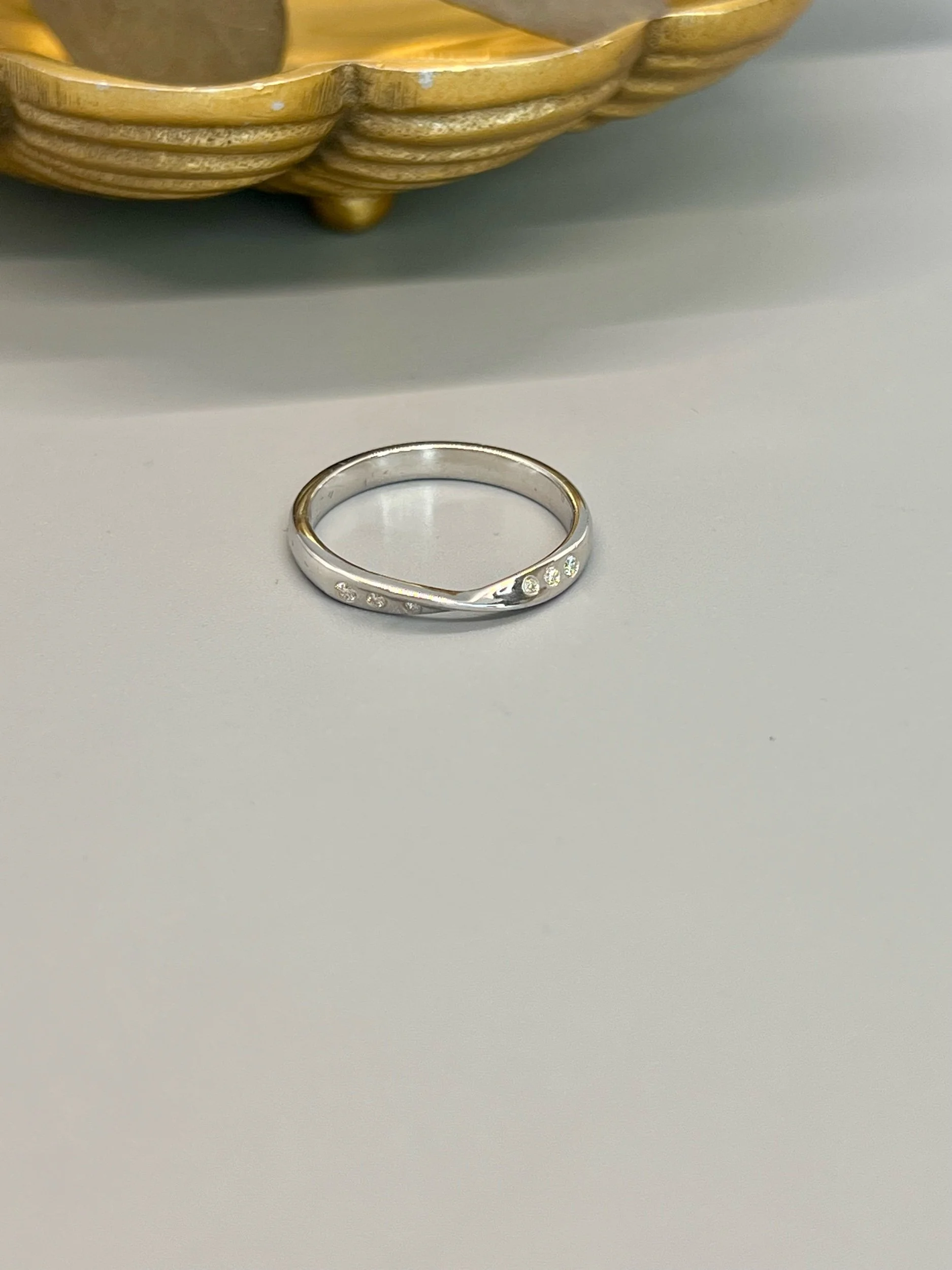 9ct White Gold Diamond Twist Ring 