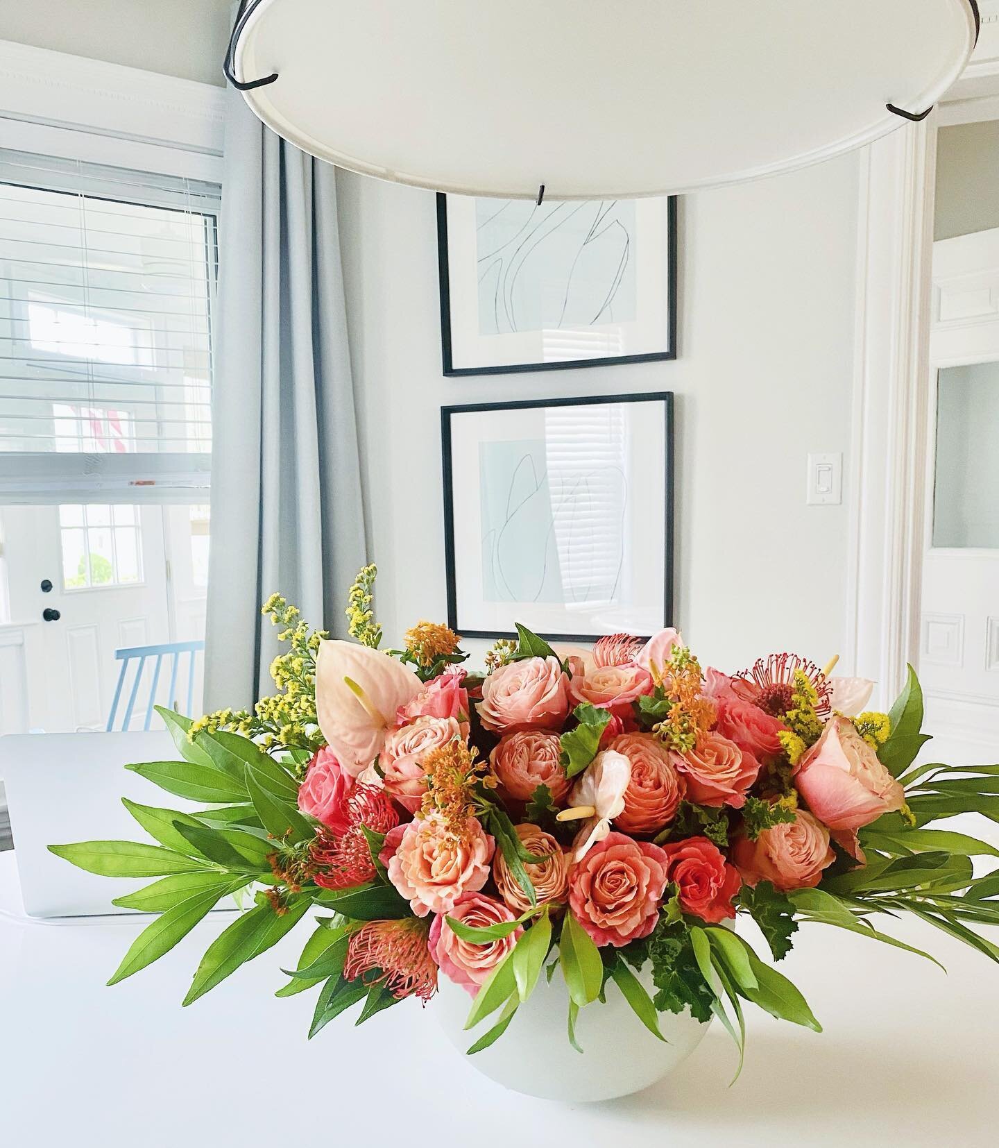 Soaking up these pretty blooms 🌺🌸