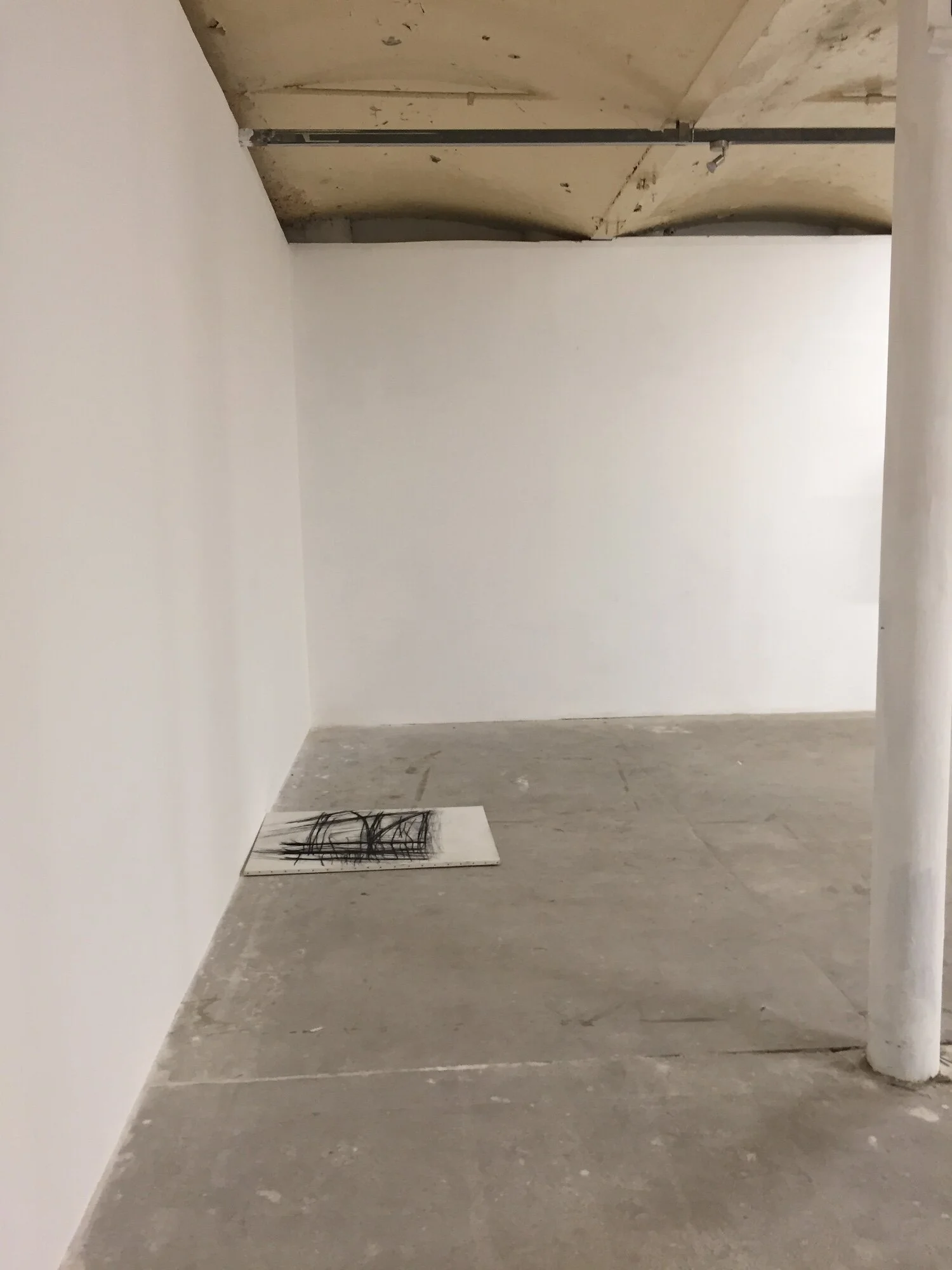 Graphite, charcoal, canvas.  80 x 100 cm