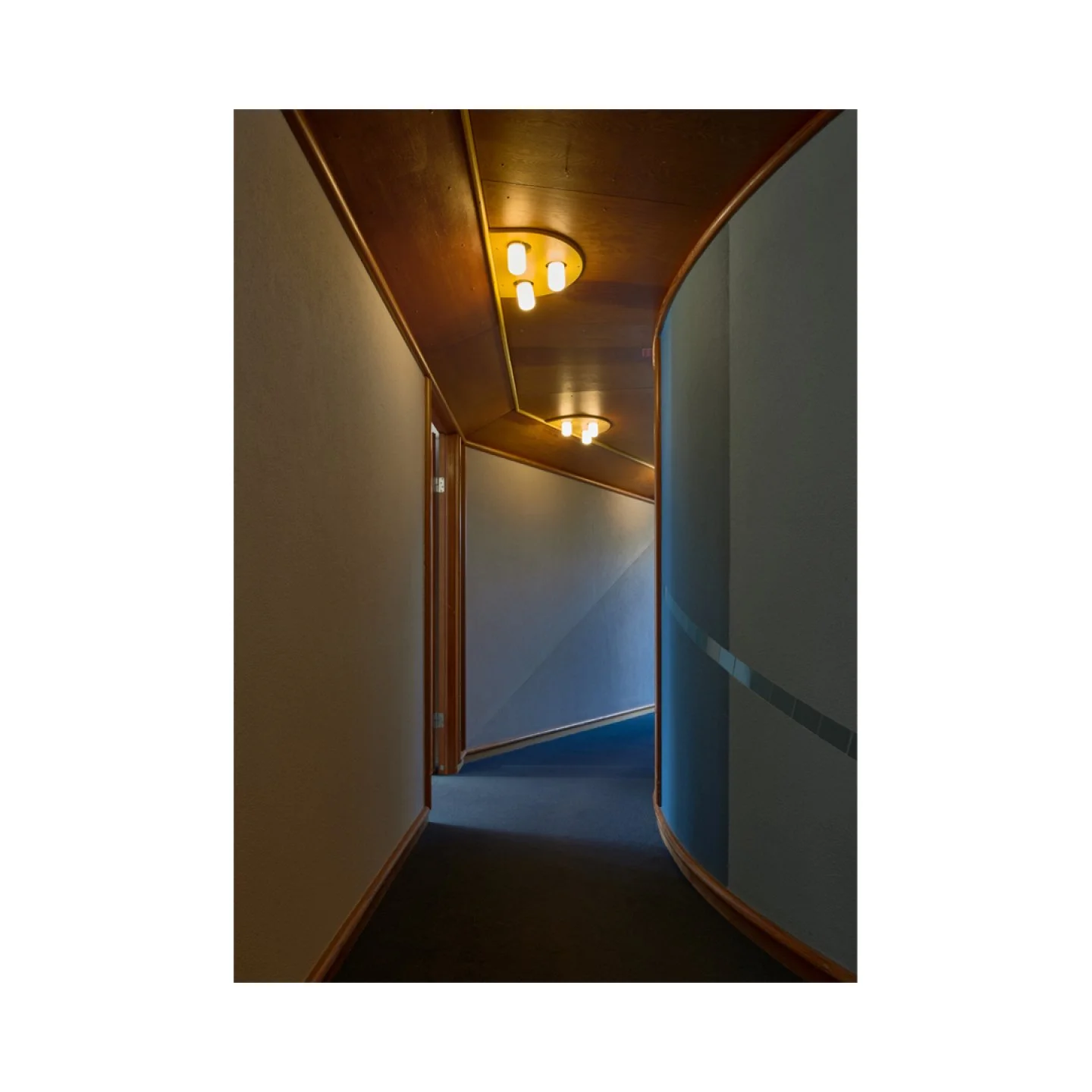 Commissioned by @happelcornelisseverhoeven to document De Algemene Rekenkamer, the Dutch Court of Audits. The last building by Aldo van Eyck, which is scheduled to be renovated.  It took some time to clear these images but I am finally allowed to pub