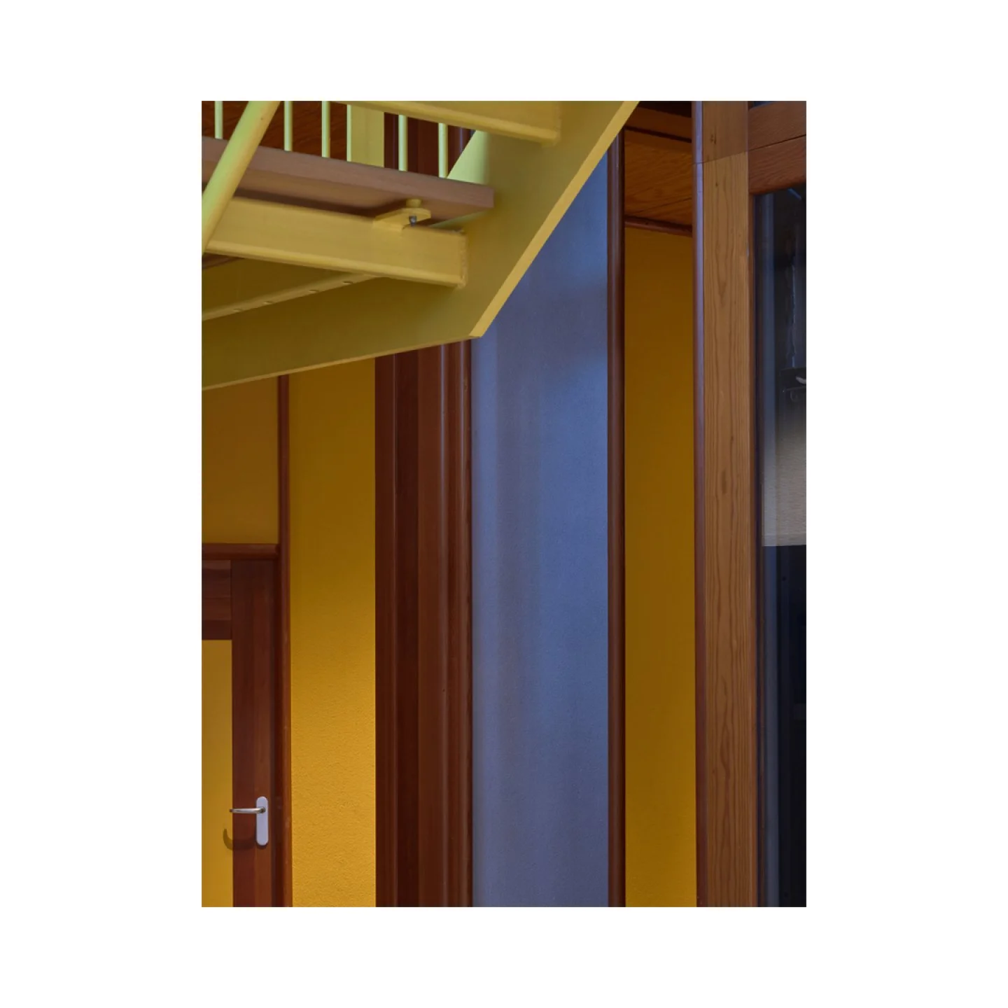 Commissioned by @happelcornelisseverhoeven to document De Algemene Rekenkamer, the Dutch Court of Audits. The last building by Aldo van Eyck, which is scheduled to be renovated.  It took some time to clear these images but I am finally allowed to pub