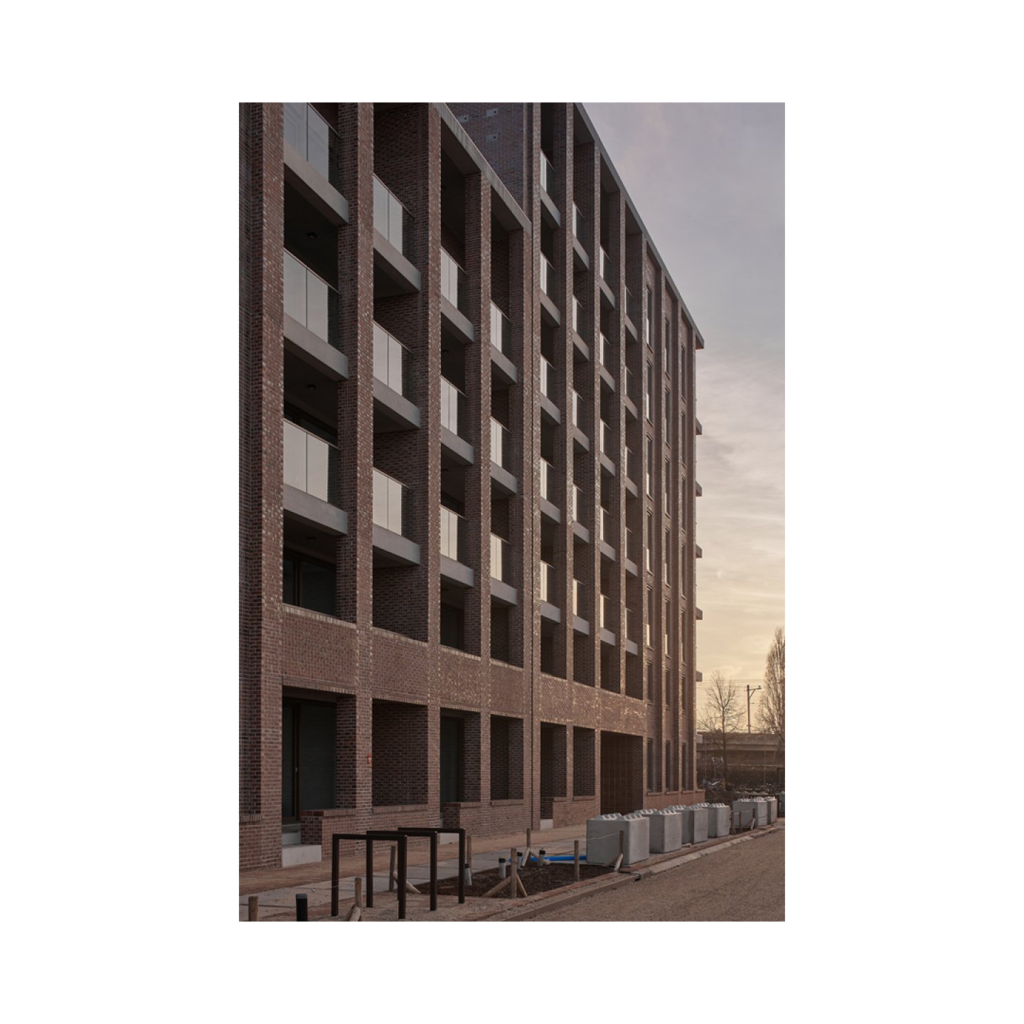 Wisselspoor, shot for @officewinhov
.
.
.
#architecture #design #brickarchitecture #housingdesign #modernarchitecture #buildingmaterials #residentialdesign #contemporarydesign #exteriordesign #minimalism #urbanarchitecture #interiordesign #sustainabl