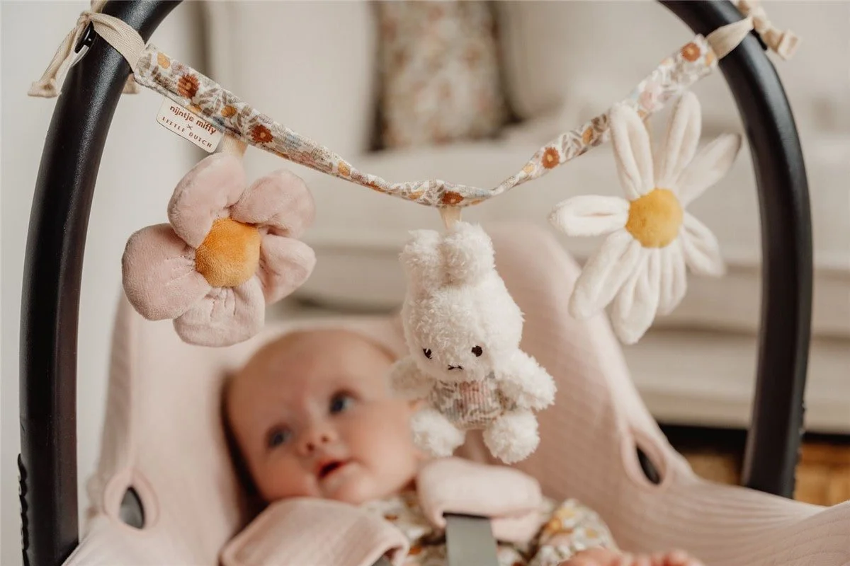 JUGUETE CARRITO MIFFY VINTAGE FLORES LITTLE DUTCH