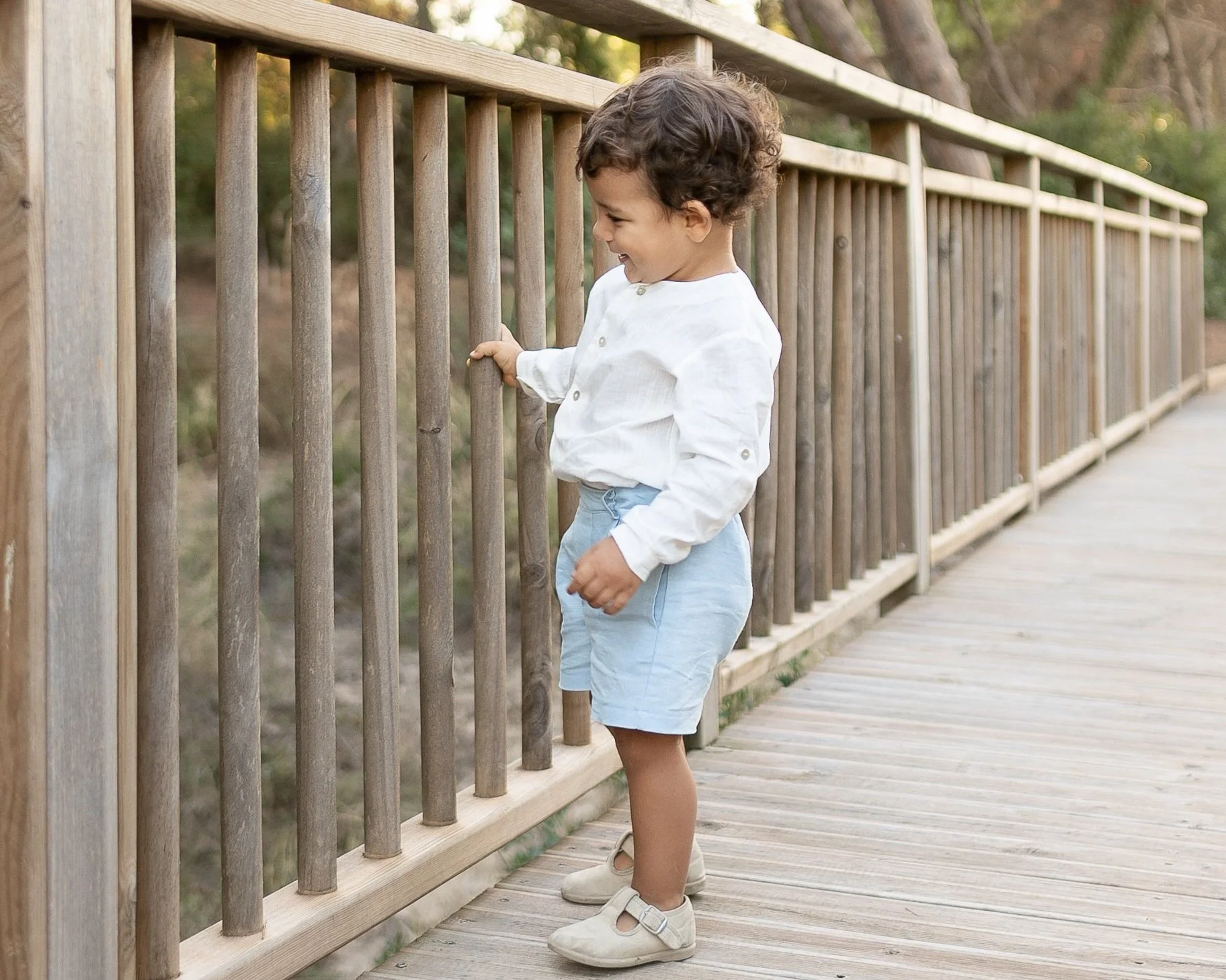 conjunto de bebé niño en celeste y blanco