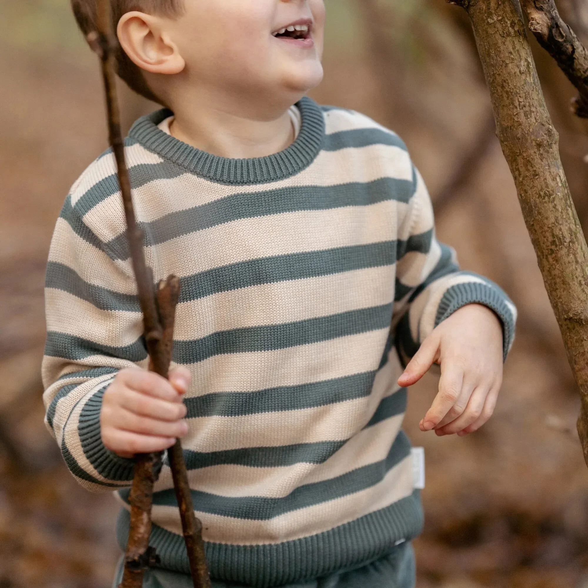 0030321_gebreide-trui-groen-forest-friends-stripe.webp