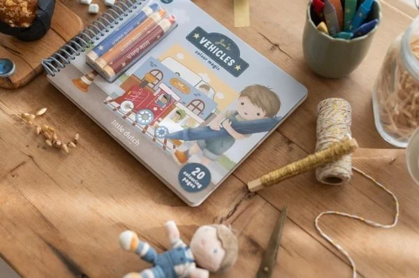 LIBRO MÁGICO VEHÍCULOS JIM CON LÁPICES