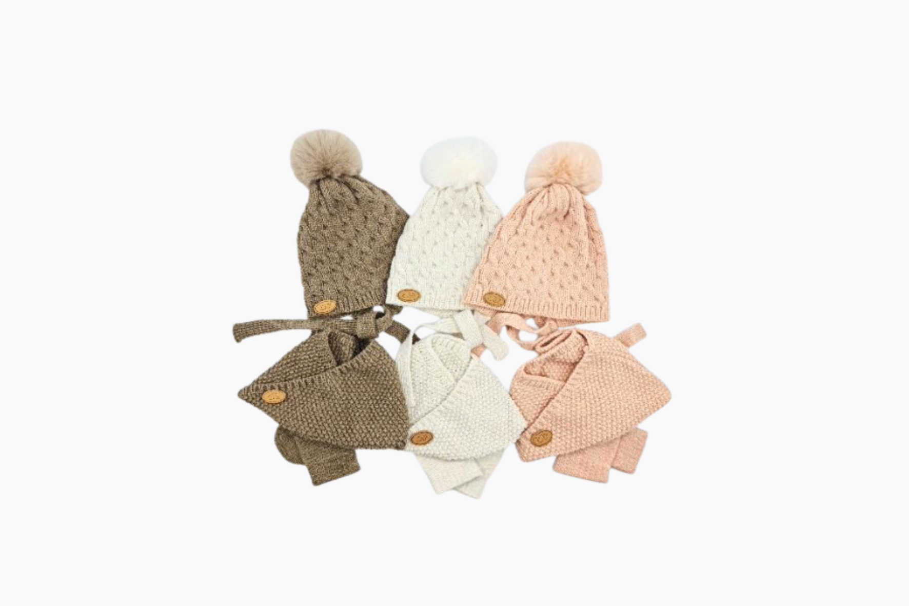 CONJUNTO DE GORRO, CUELLO CRUZADO  Y MANOPLAS BEBÉ