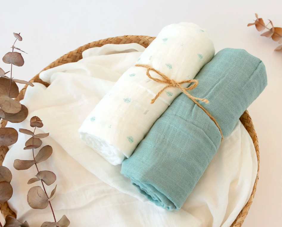 SET 2 MUSELINAS SALVIA Y BLANCO KIOKIDS