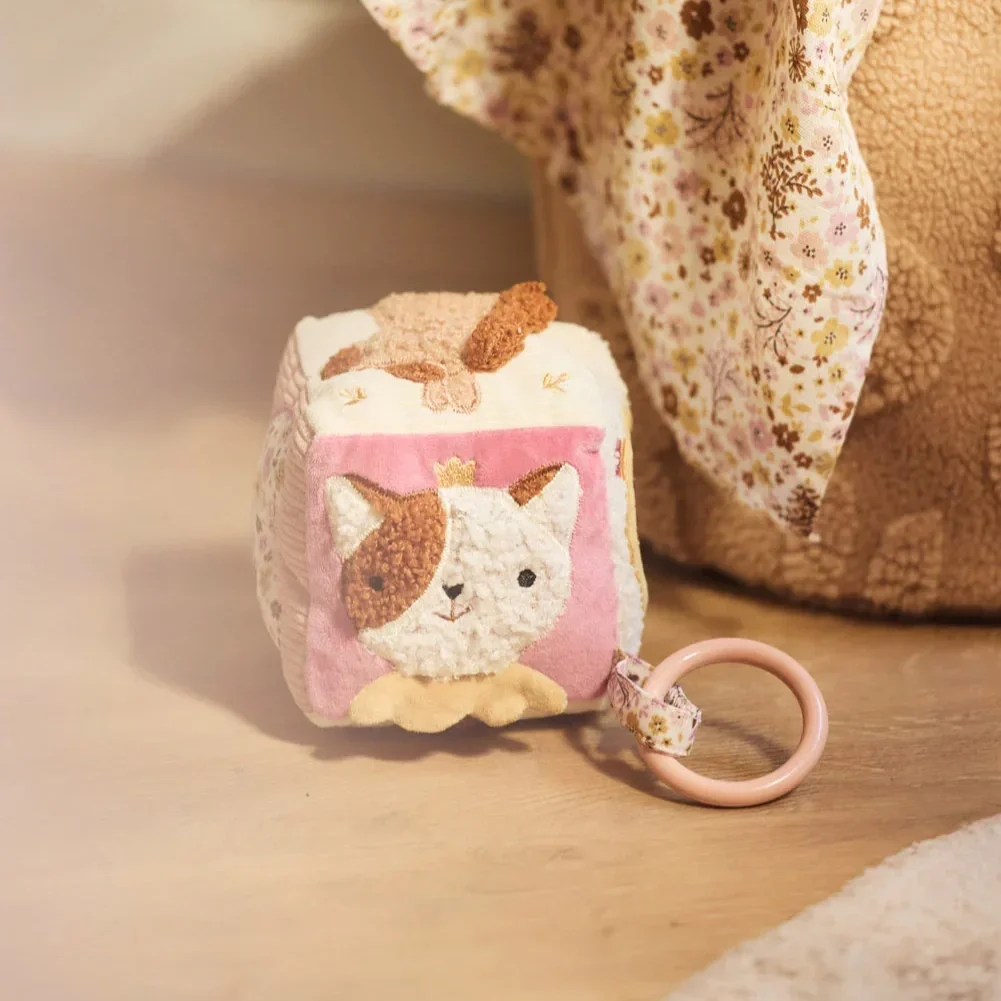 CUBO DE ACTIVIDADES HADAS Y PRINCESAS