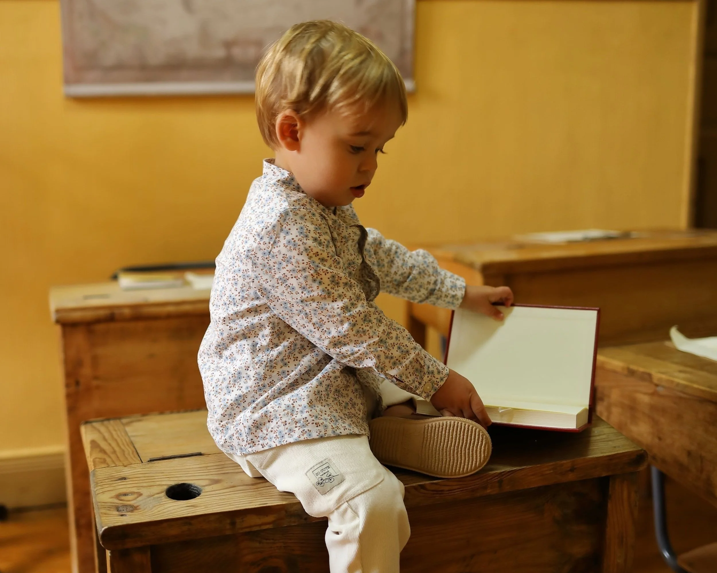 PANTALÓN MICROPANA NIÑo Beige