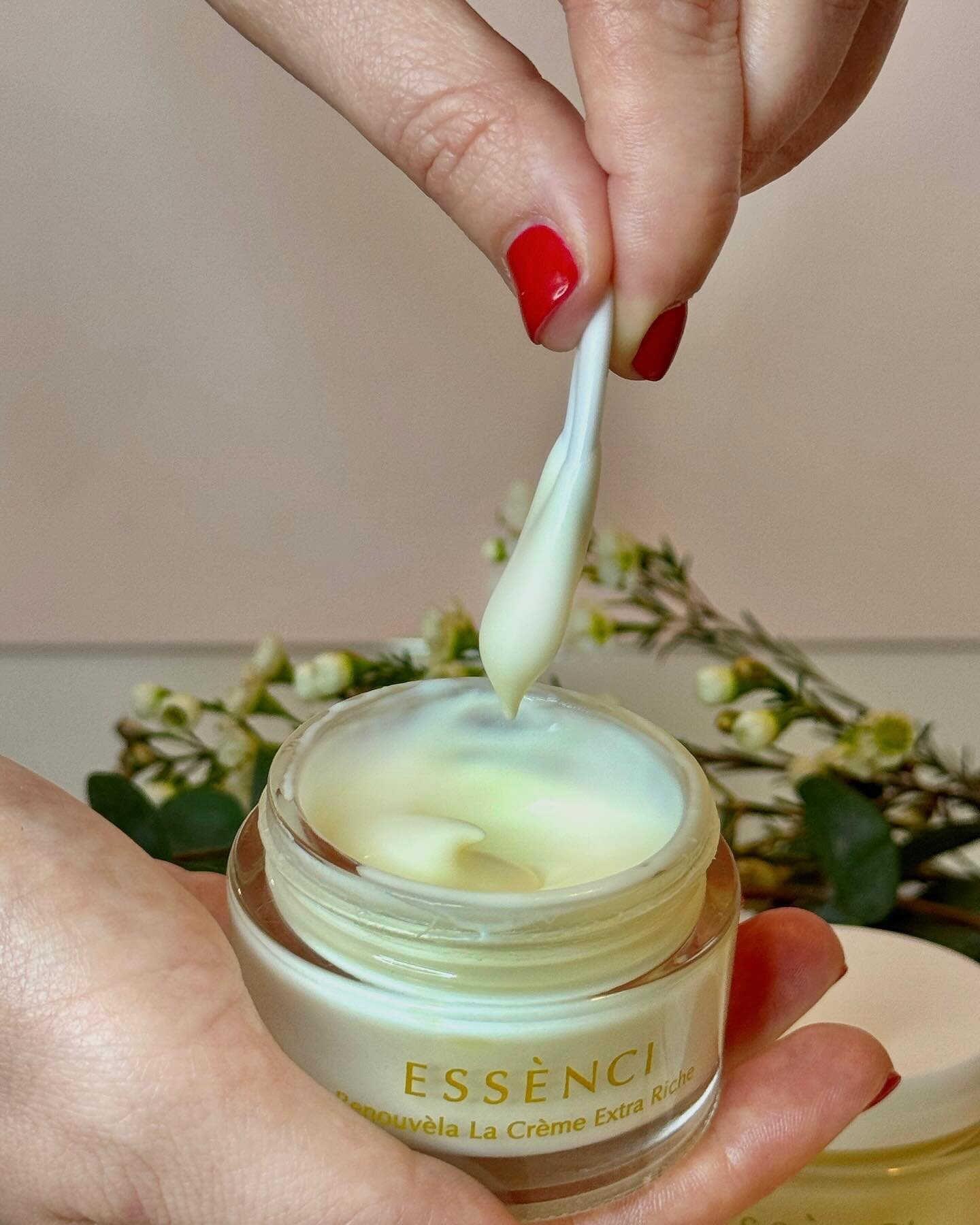 Check out our organic super creamy Renouv&egrave;la La Cr&egrave;me Extra Riche! It&rsquo;s aromatherapeutic and absorbs easily into the skin to deliver the necessary hydration needed to maintain your Ess&egrave;nci glow. Perfect year around- after t