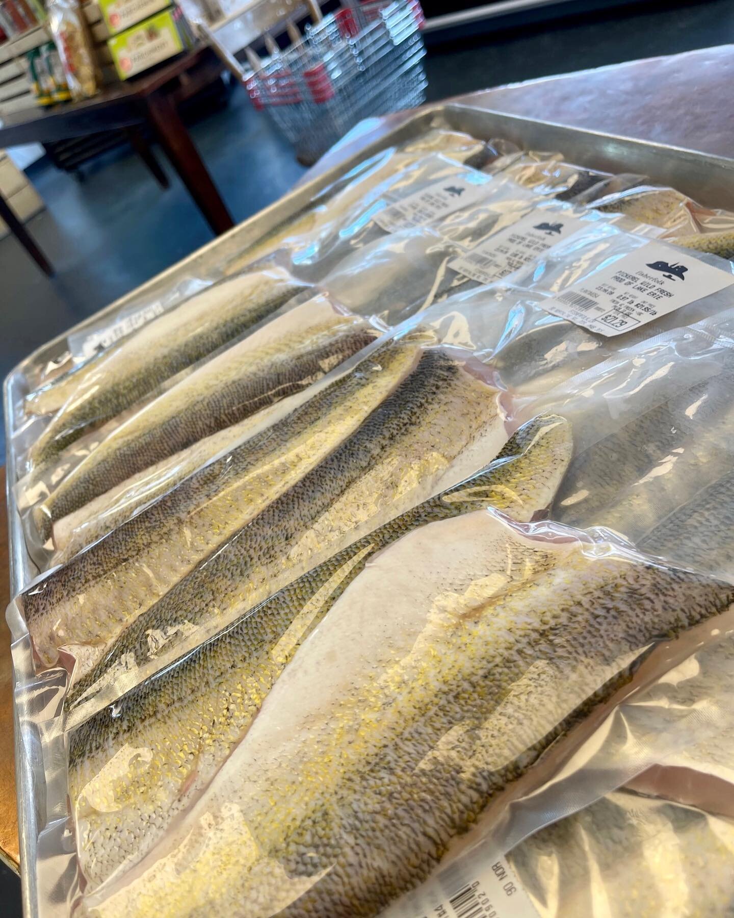 Good monrning folks! We're celebrating this warm weekend with a fish-tastic selection of fresh fish this week! ☀️ 🐟 

🐟 Ont Yellow Perch
🐟 Ont Pickerel 
🐟 Ont Whitefish
🐟 Ont Rainbow Trout
🐟 Ont Smoked Trout

Find us at: 

Our Brick and Mortar: