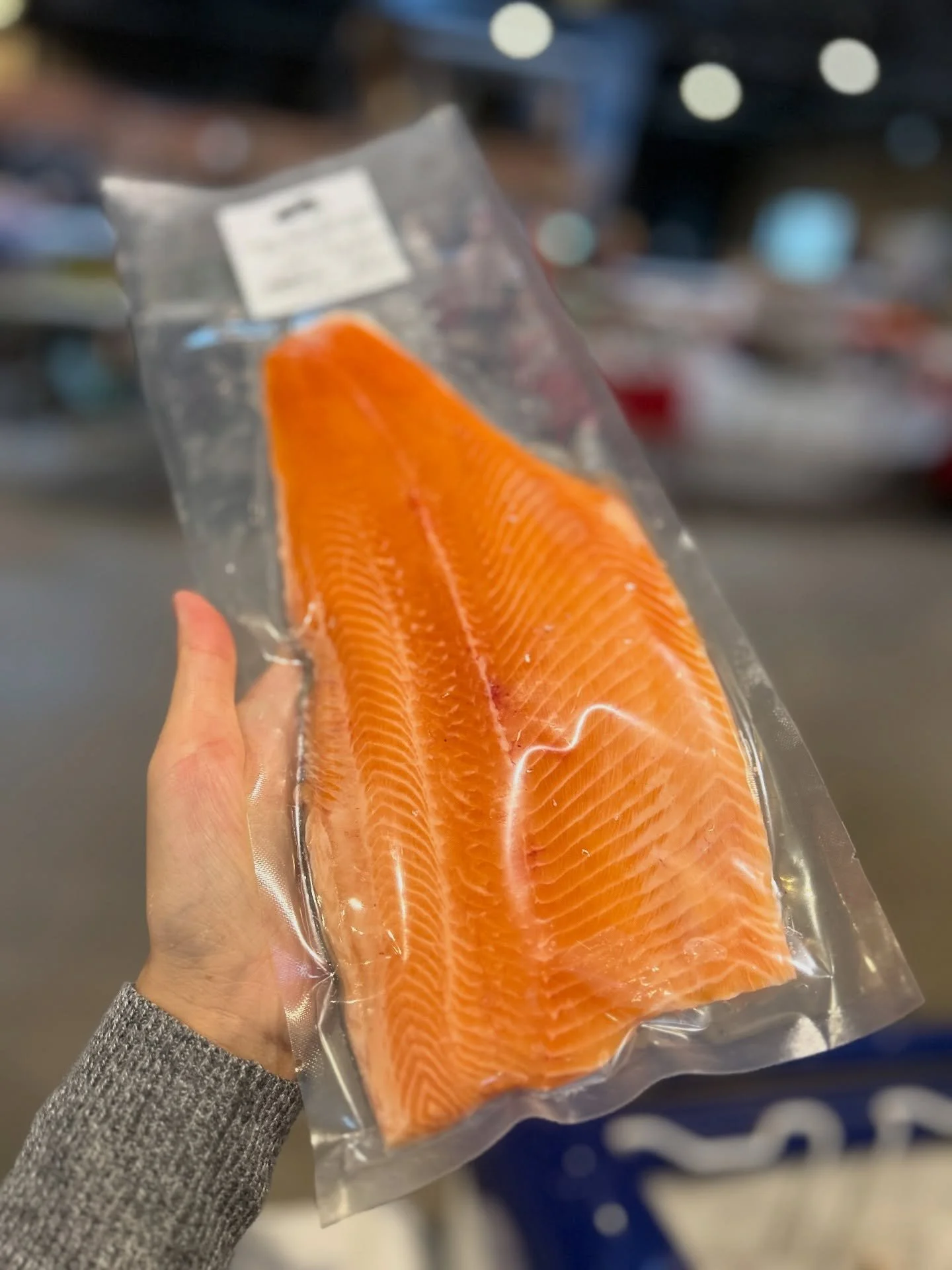 Hey folks! We have lots of fresh fish for this weekend! Check out what we're bringing fresh in-store and to @evergreen_brick_works and @thestopfarmersmarket on Saturday!

Fresh Fish for this week 🐟 
PEI Mussels
Ont Rainbow trout 
Ont Smoked trout 

