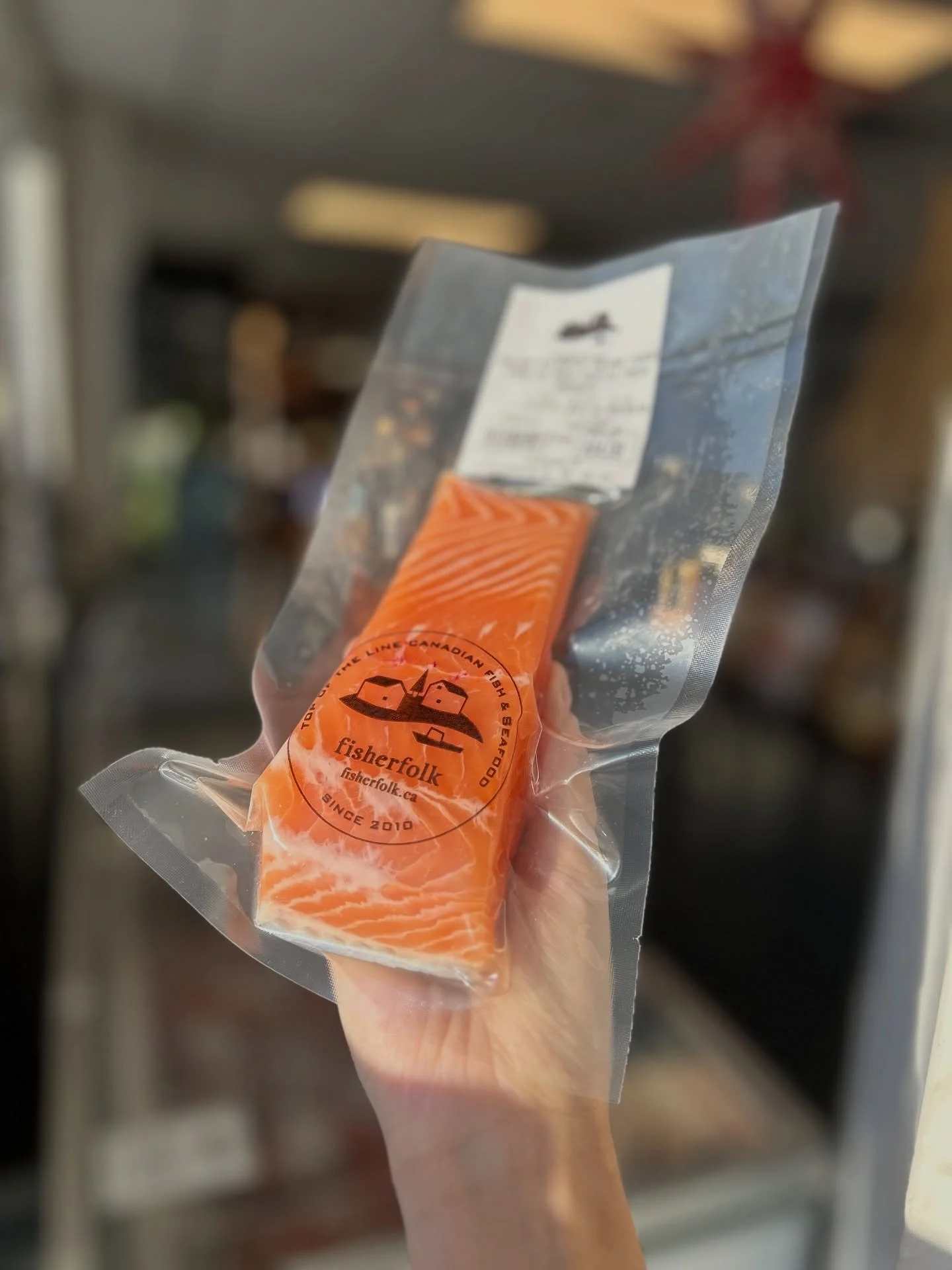 Hey folks! We have lots of fresh fish and seafood in preparation for the holiday season! ❄️ Check out what we're bringing fresh in-store and to @evergreen_brick_works and @thestopfarmersmarket on Saturday!

Fresh Fish for this week 🐟 
NS Atlantic Sa