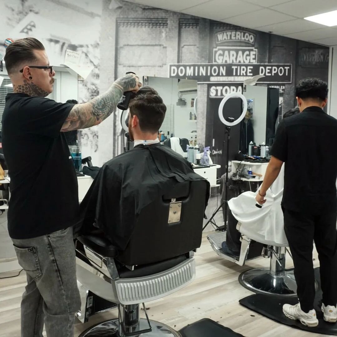 🔹️ Do it with passion or not at all 🔹️

Book your haircut with us today!

Www.Lebarbershop.ca 

#kitchener #kitchenerwaterloo #kwawesome #uptownwaterloo #waterlooregion  #belmontvillage #canadianbarbers #internationalbarbers #femalebarbers #ontario