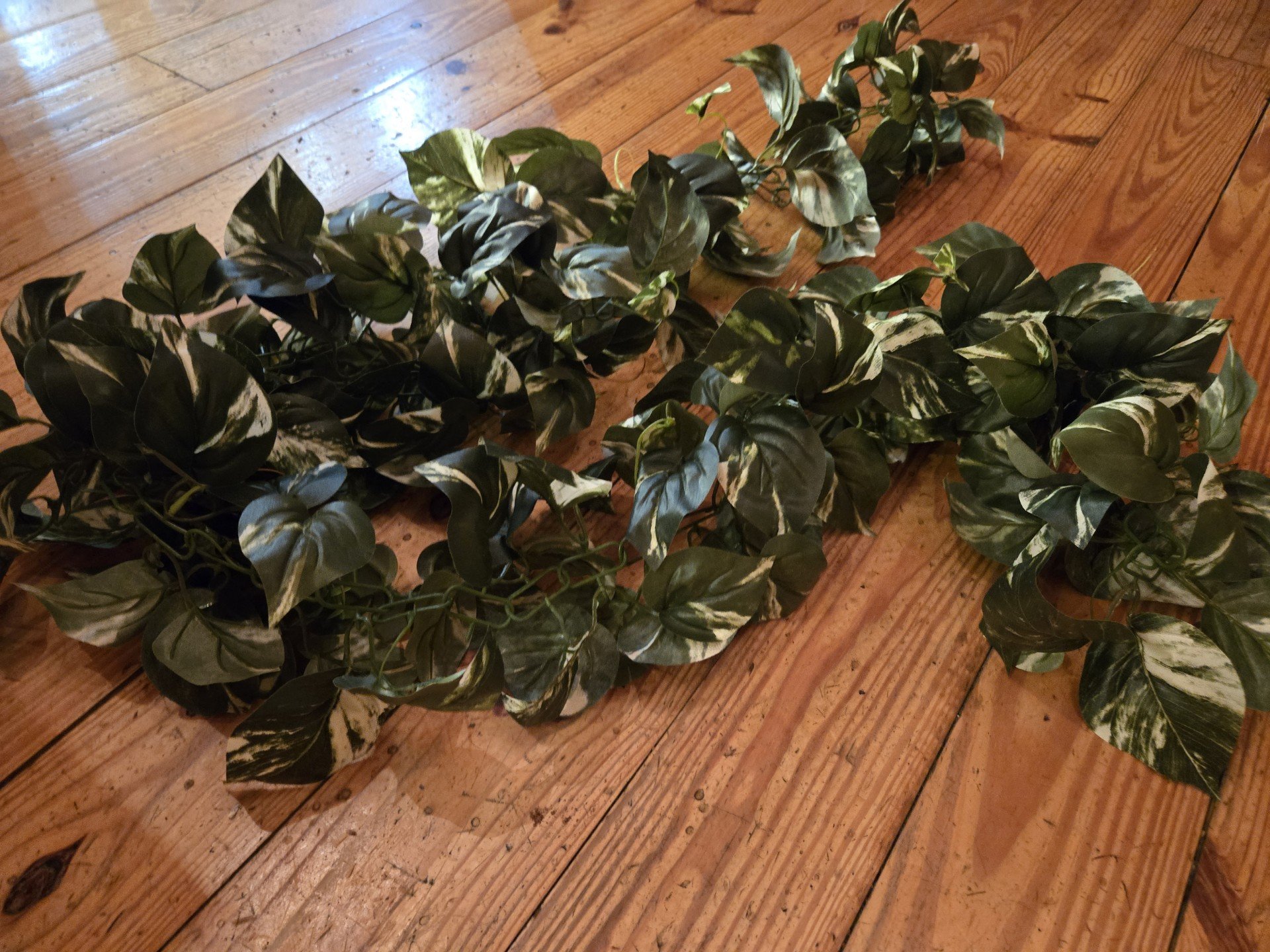 Large Green Leaf Strand