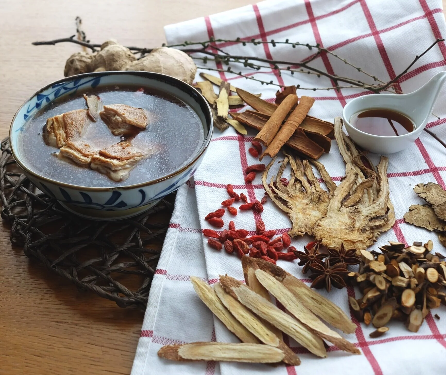 漢方藥燉排骨--月子餐