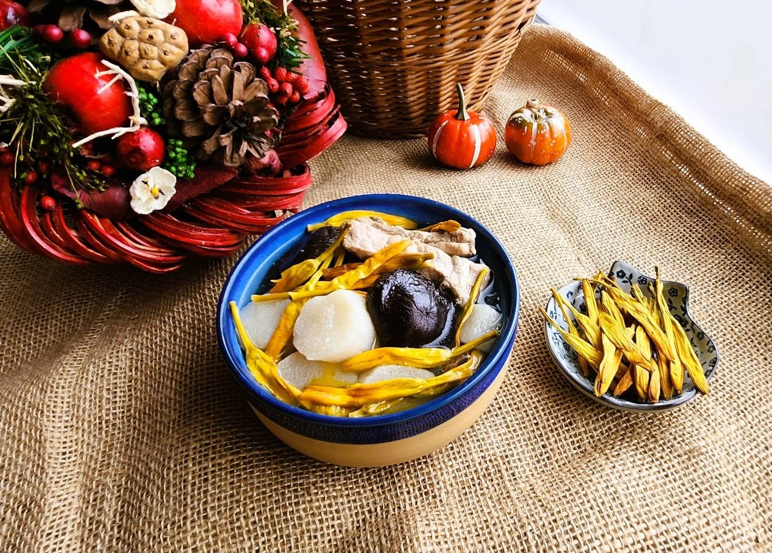 金針花山藥香菇排骨湯