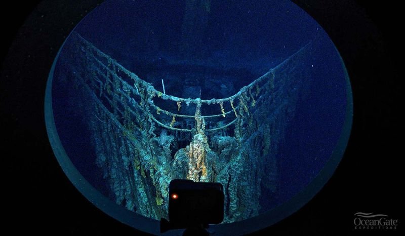 titanic bow captured with subsea camera by subc imaging