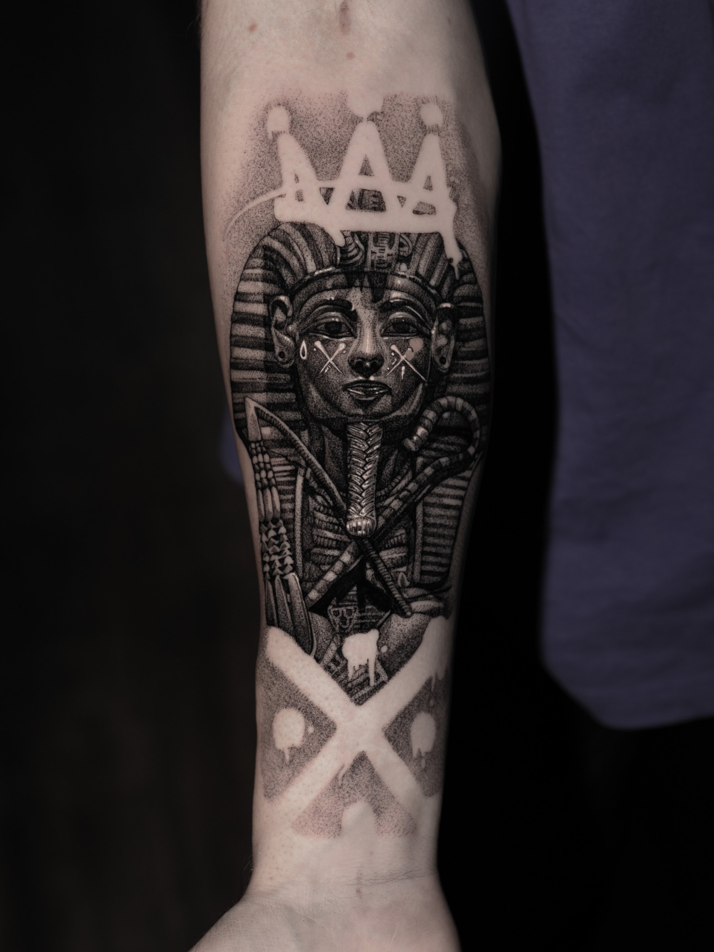Tattoo uploaded by Mozart Leal • Black and gray #blackandgreytattoo  #realismo #realistictattoo #pharaoh #egyptian #blackandgrey follow @mozart. tattoos • Tattoodo