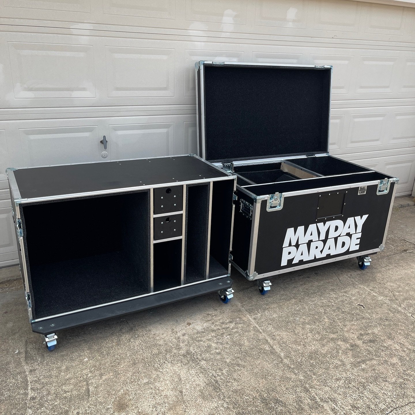 Drum trunk and mini vault for @jakemaydayp of @maydayparade. Mini vault houses the kick, ufo, Cymbals and miscellaneous storage. Hardware and shells are in the other trunk. #roadcase #roadcases #flightcase #flightcases #atacase #atacases #drumvault #
