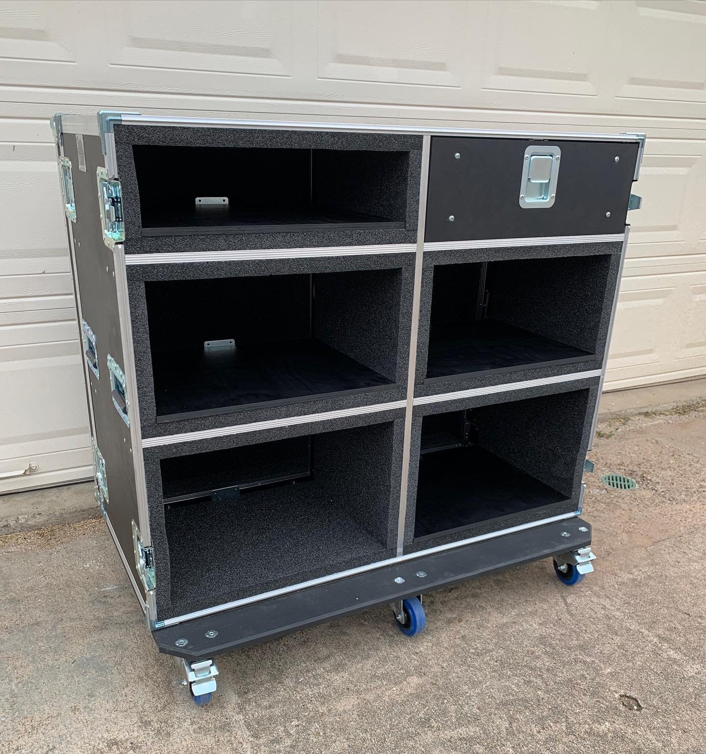Mother case for @clinemusic #roadcase #roadcases #flightcase #flightcases #atacase #atacases