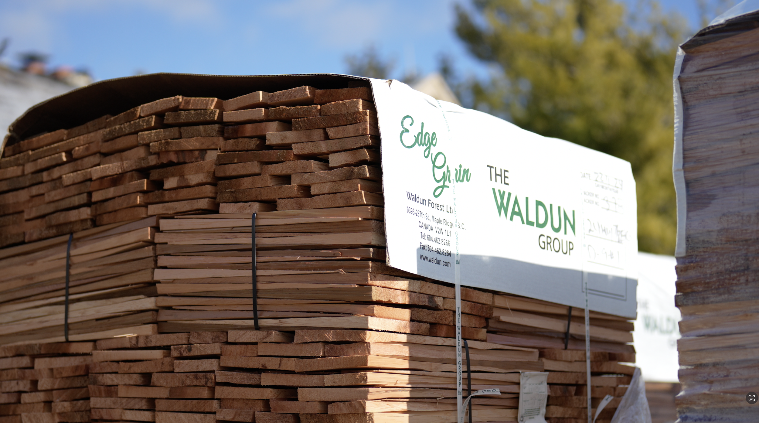 Jumbo Cedar Shake Roof Installation: A Stunning Upgrade for Homeowners Who Love Real Wood