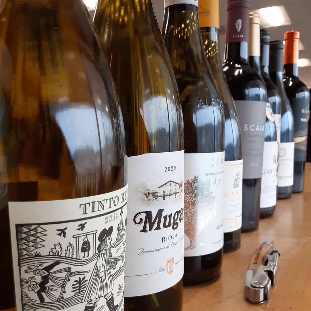 Best part of the week is here..sharing some wine we love on Friday! These bottles will be open to taste until 9!
#wine #wineonthewestside #wineshop #winetasting #explorewine #rochester #rochesterny #realwine #winegrower #bottleshop