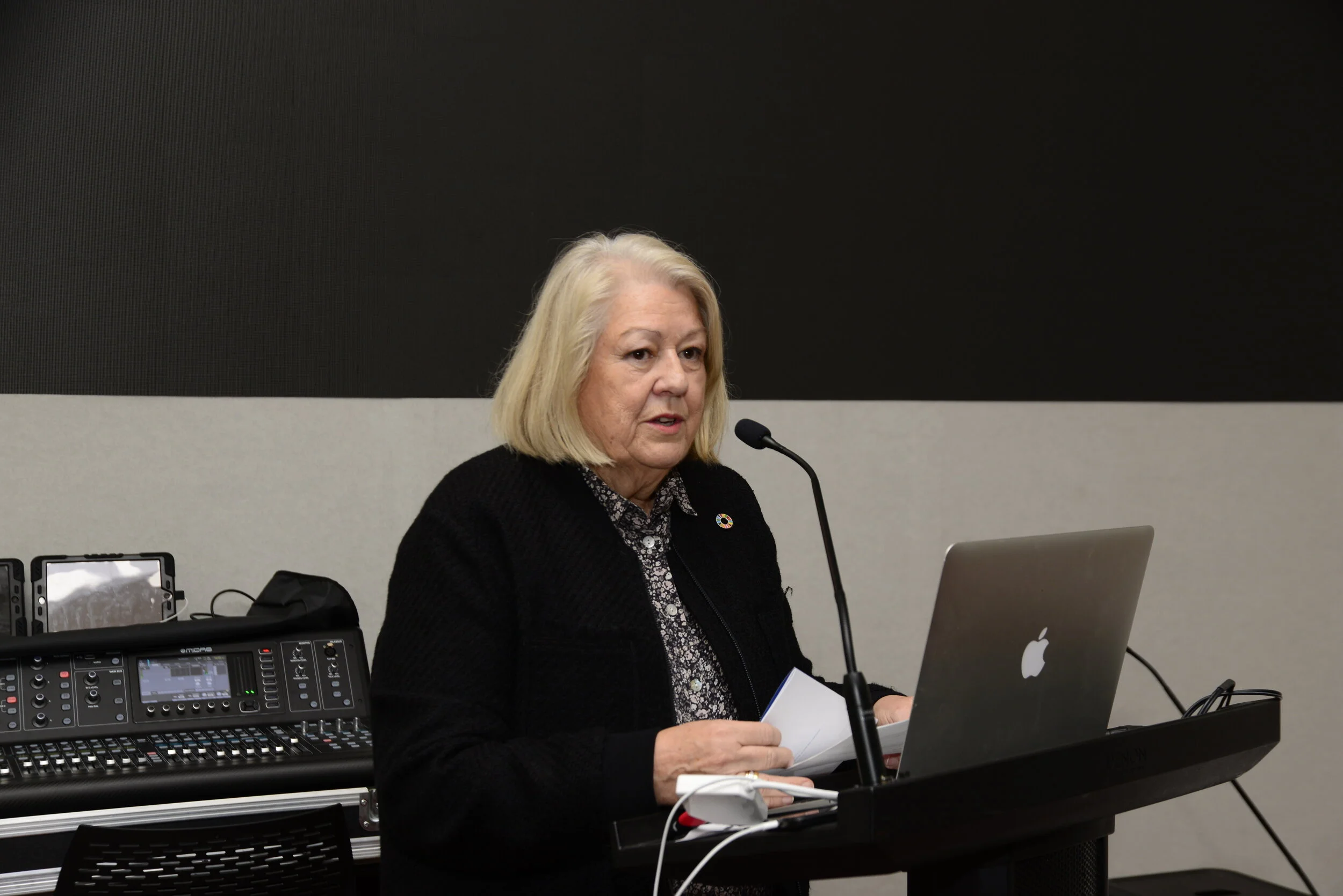 PWD2390 Photo by Simon Woolf.JPG